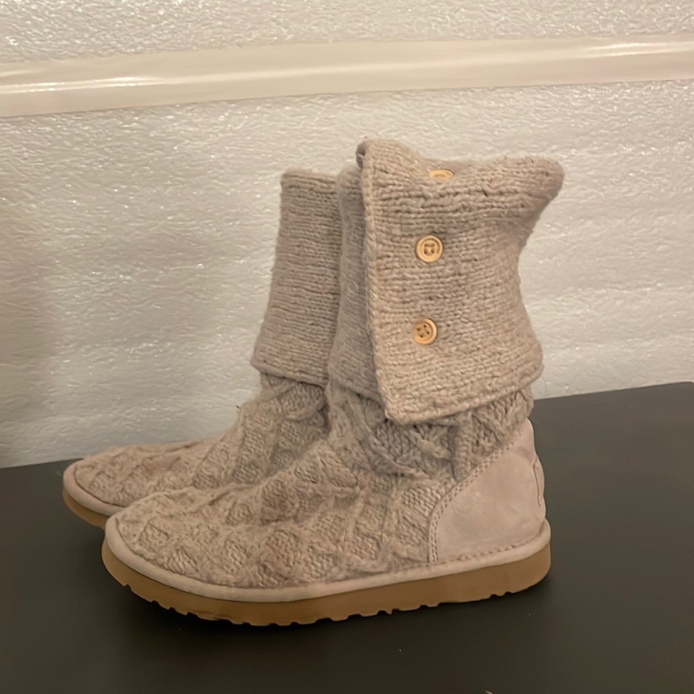 nwot ugg crochet boots